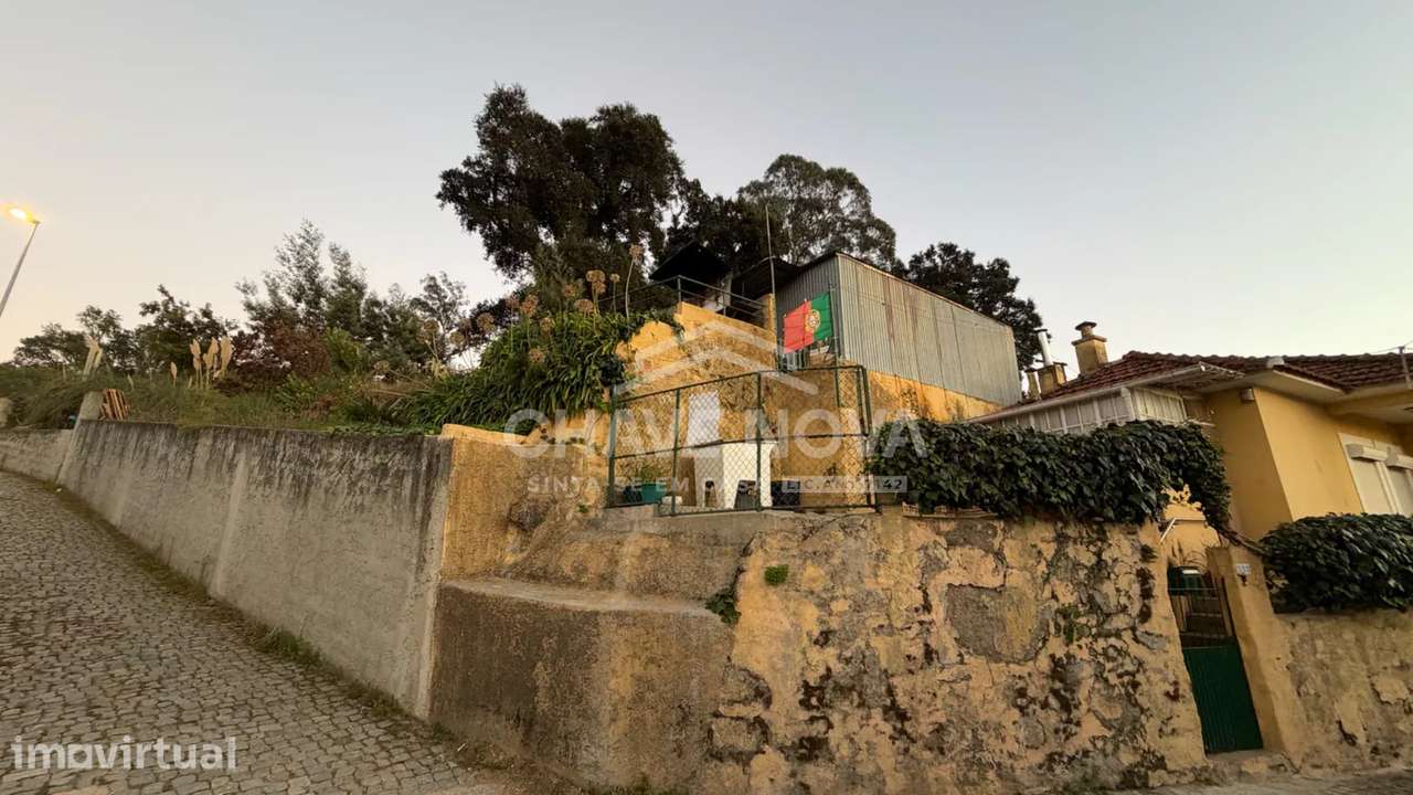2 Moradias T2 c/ Logradouro e Terreno Urbano (600m2) em Perosinho - Grande imagem: 4/10