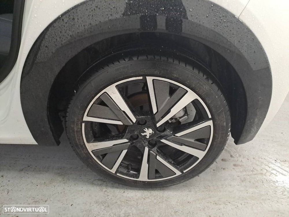 Peugeot 208 1.2 PureTech GT Line EAT8 - 11