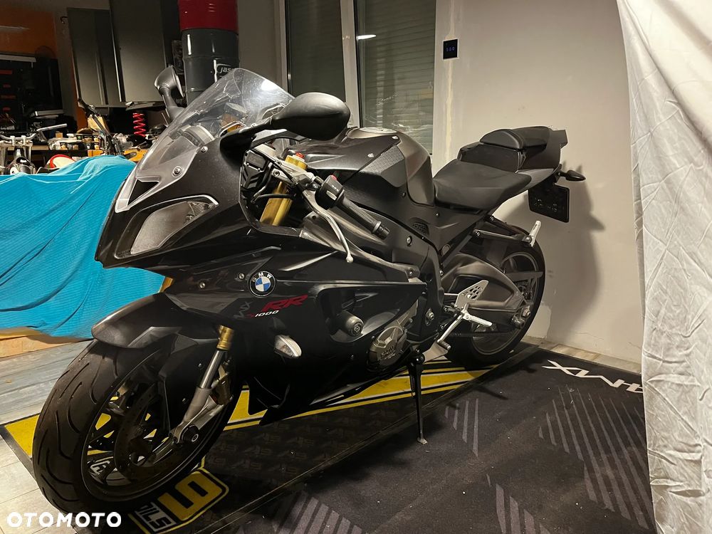 BMW S - 1