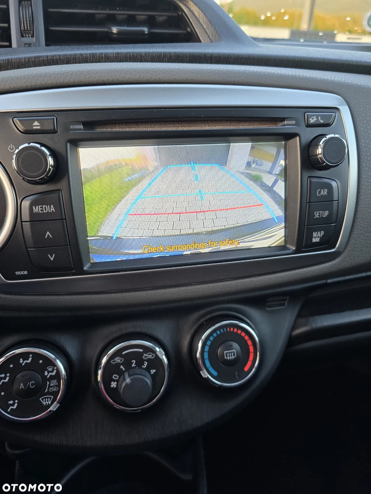 Toyota Yaris 1.33 VVT-i Executive - 23