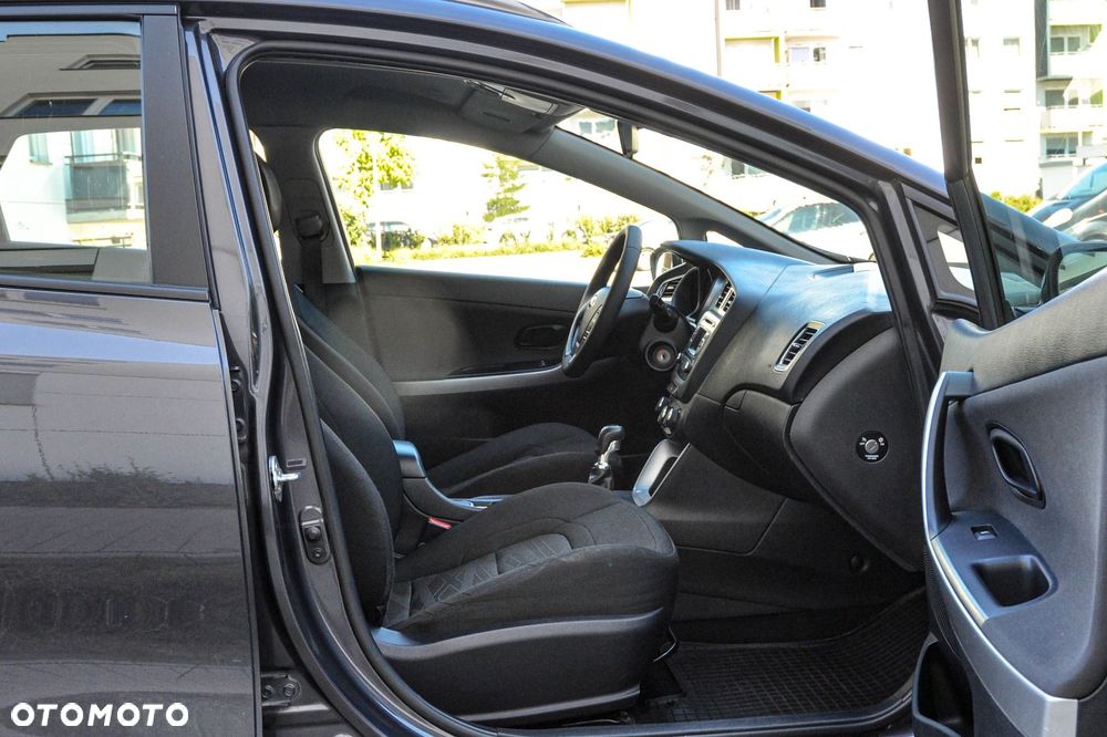 Kia Ceed - 10