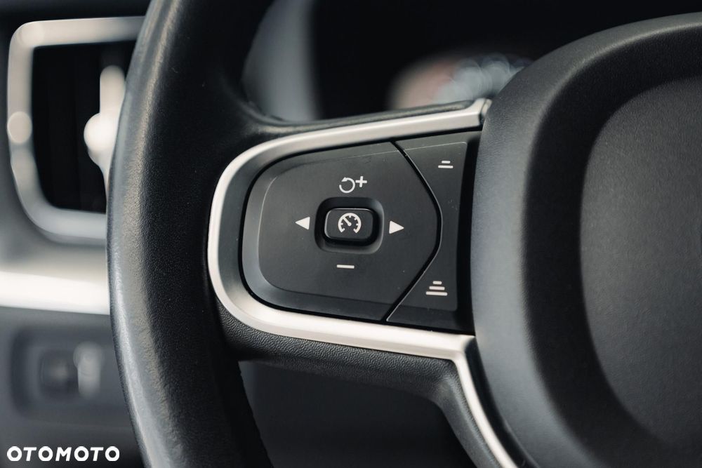 Volvo XC 60 - 25