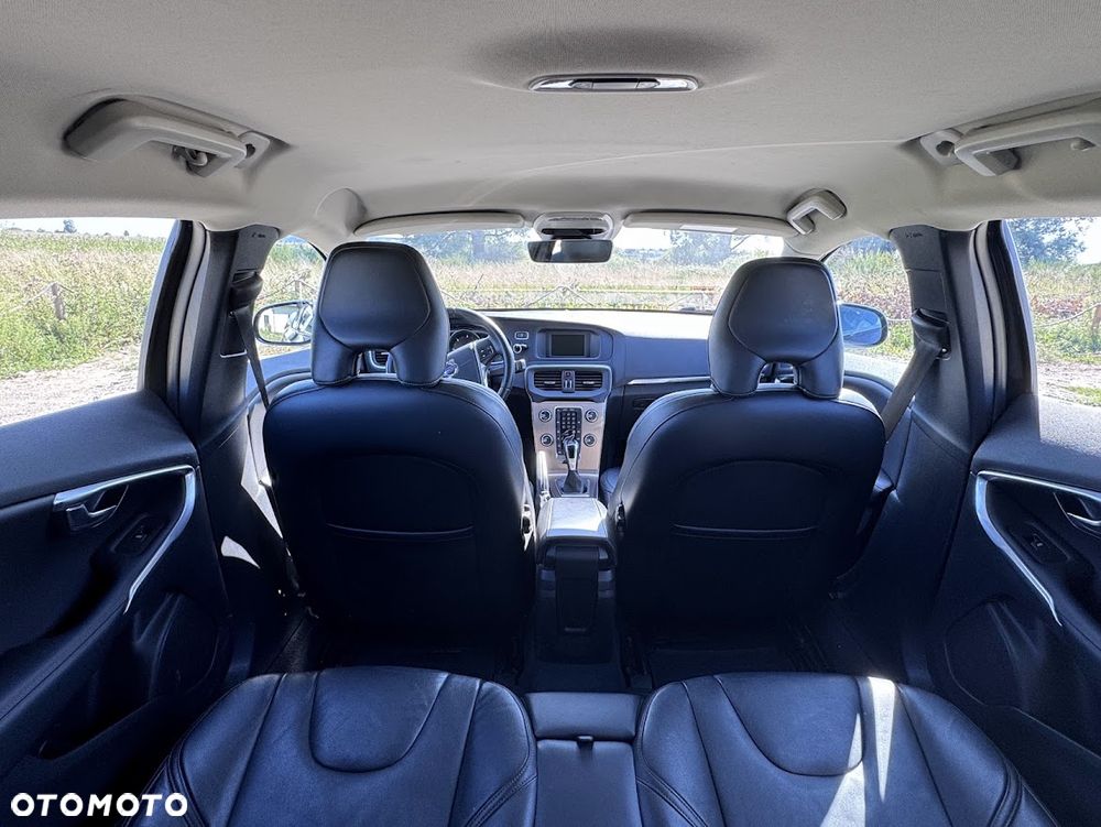 Volvo V40 Cross Country - 14