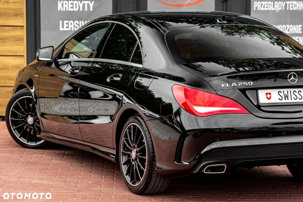 Mercedes-Benz CLA 250 4Matic 7G-DCT AMG Line - 9