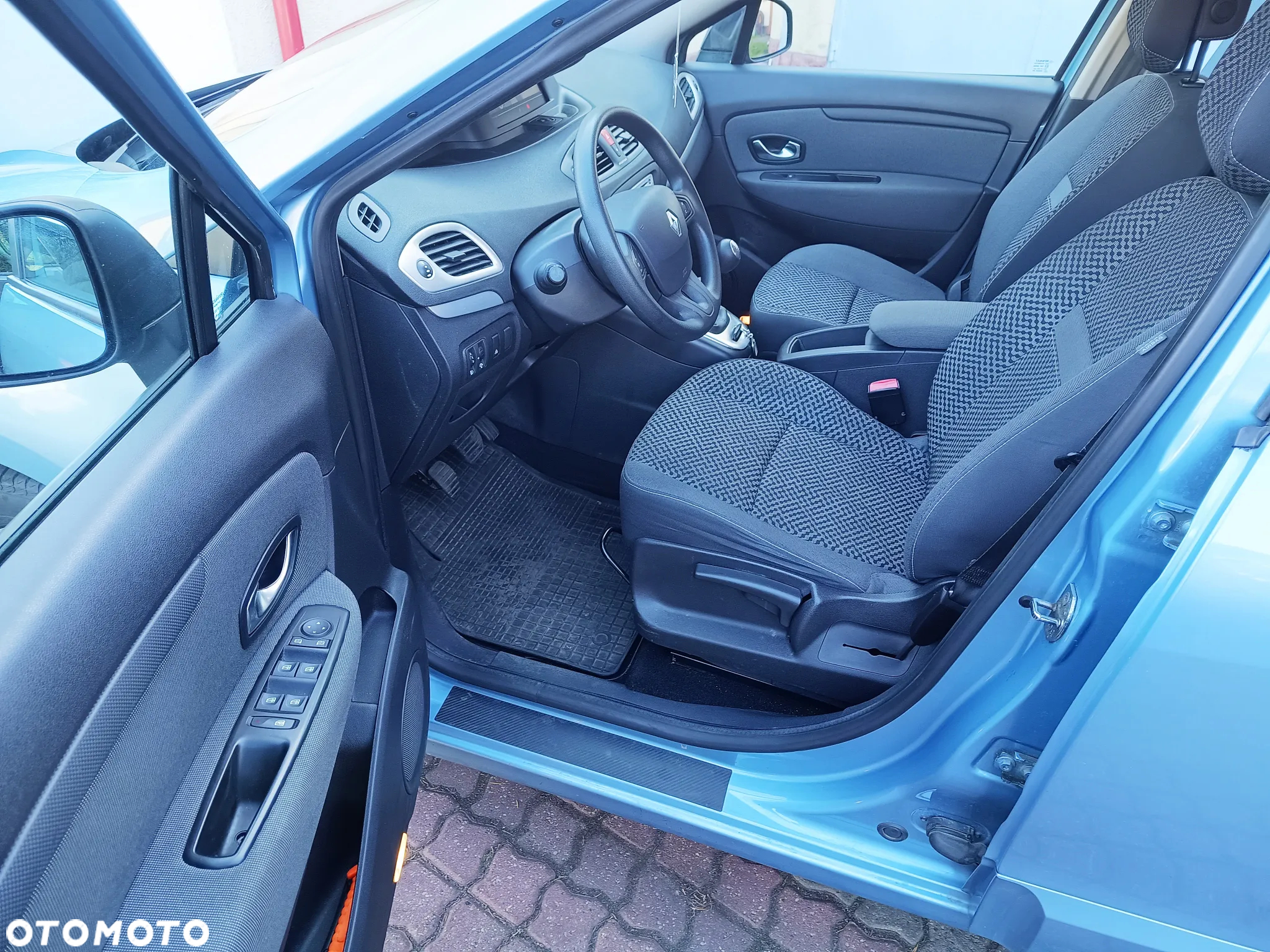 Renault Scenic - 11