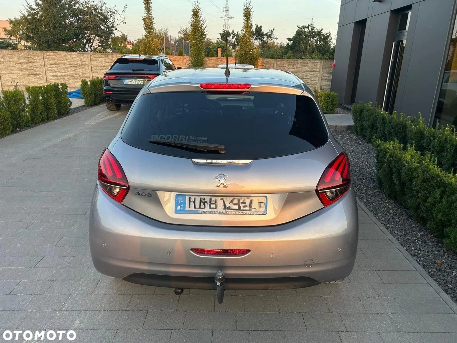 Peugeot 208 - 10