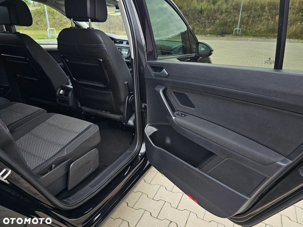 Volkswagen Touran 2.0 TDI SCR DSG Highline - 15