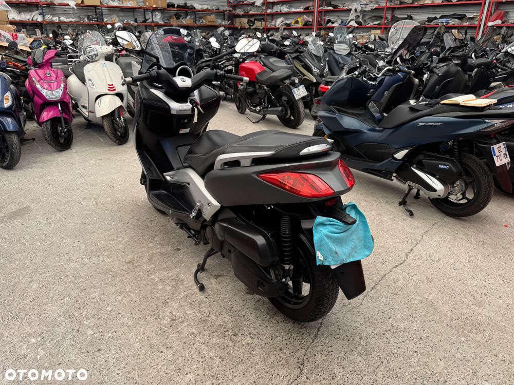 Yamaha X-max - 5
