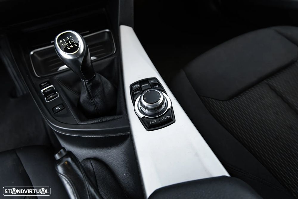 BMW 320 d Blue Performance - 27