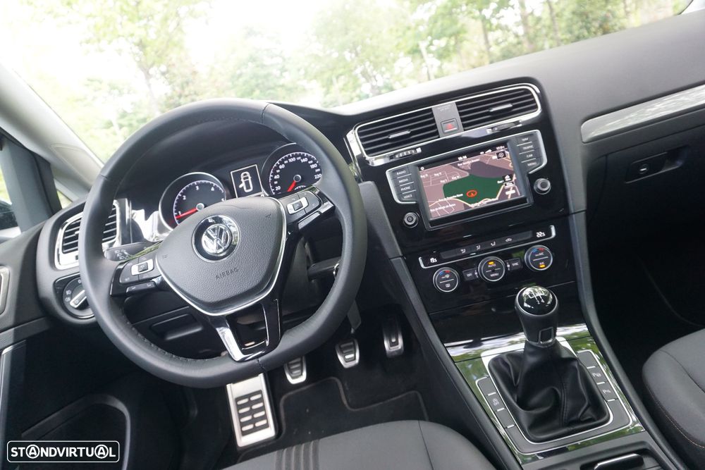 VW Golf Variant 1.6 TDi DPF Highline - 15