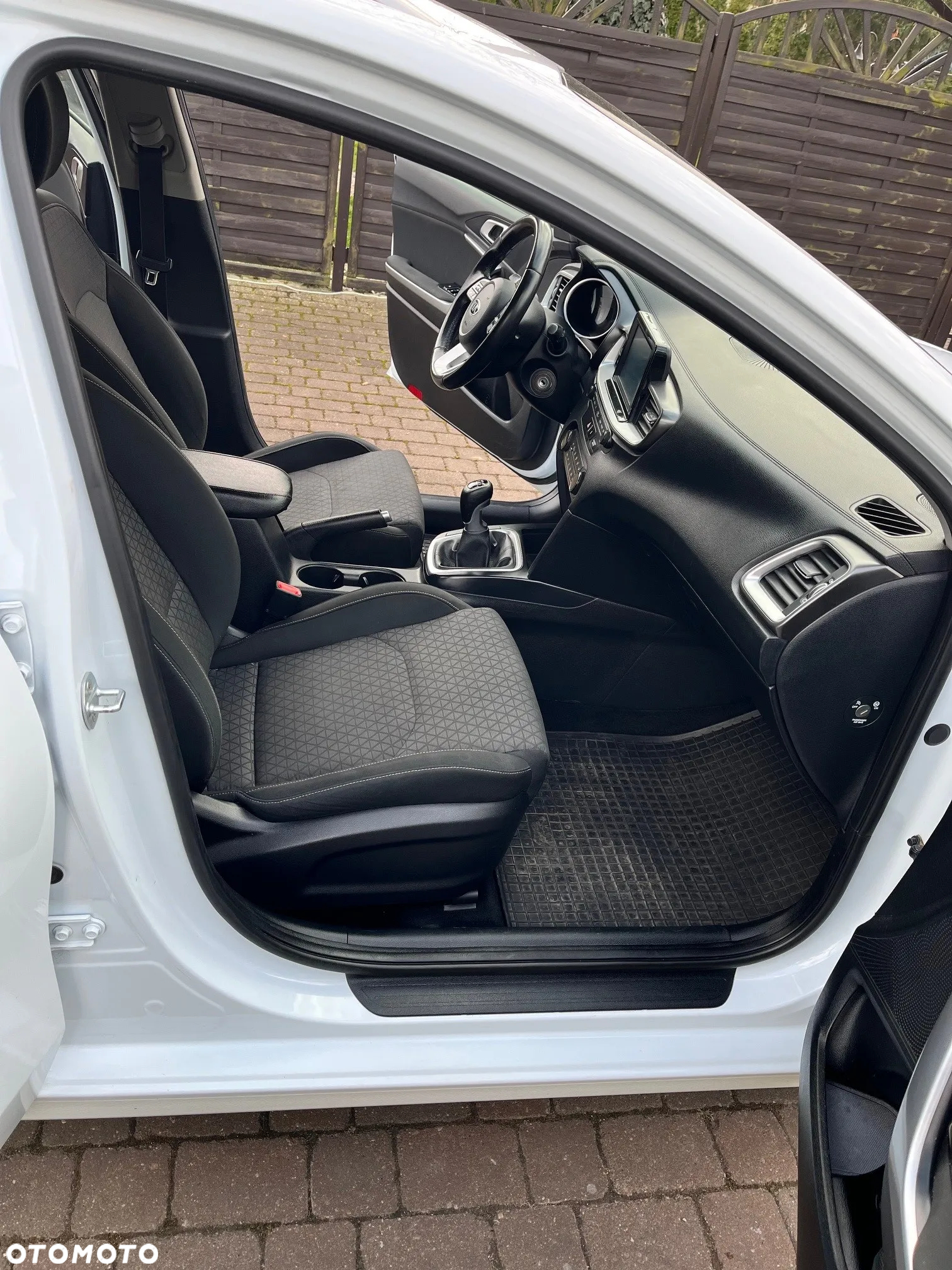 Kia Ceed 1.6 CRDi SCR L - 9