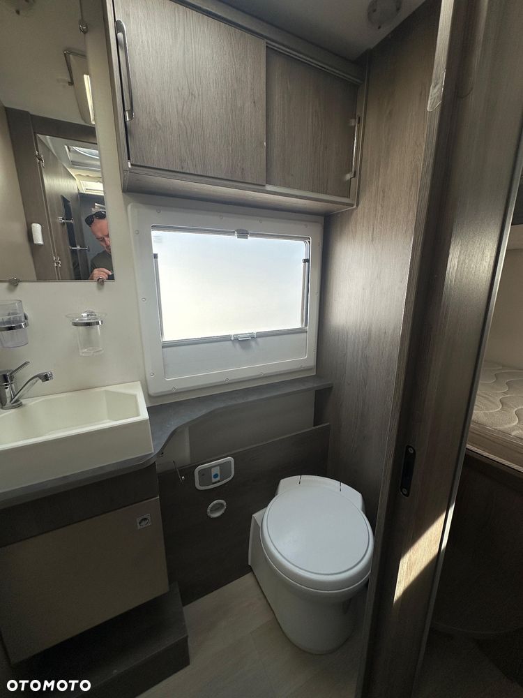 Ford CHAUSSON 720 Titanium Premium - 21