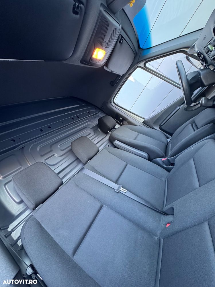 Mercedes-Benz Sprinter - 20
