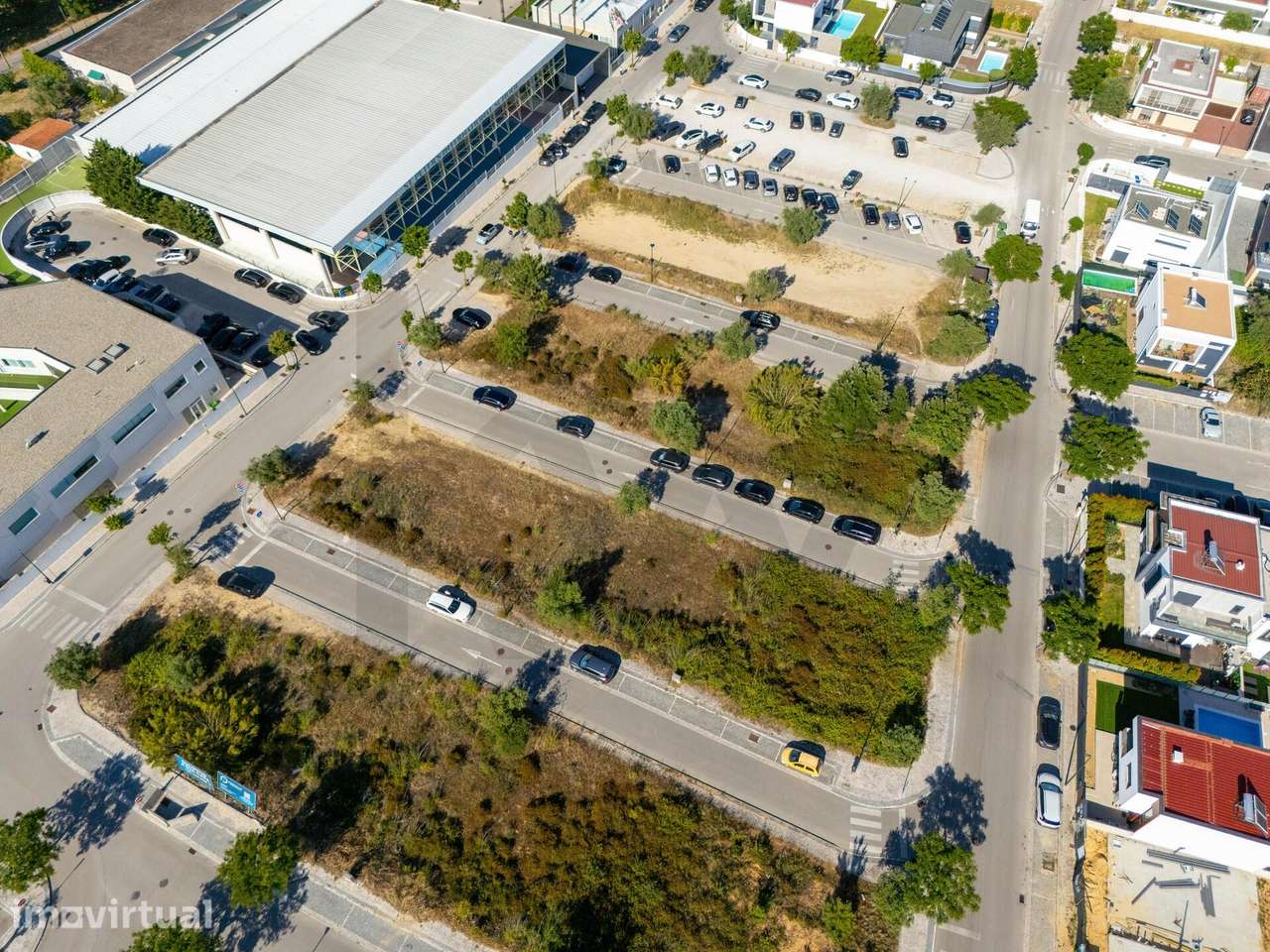 Terreno urbano em loteamento de luxo (ABC: 460m2), 4 fogos com 2 frent - Grande imagem: 5/20