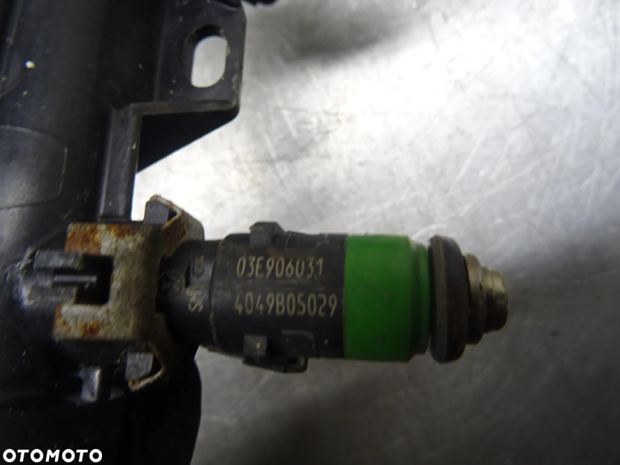 SKODA FABIA I KOMBI 99-03 1.2B LISTWA WTRYSKOWA 03E133320 - 3