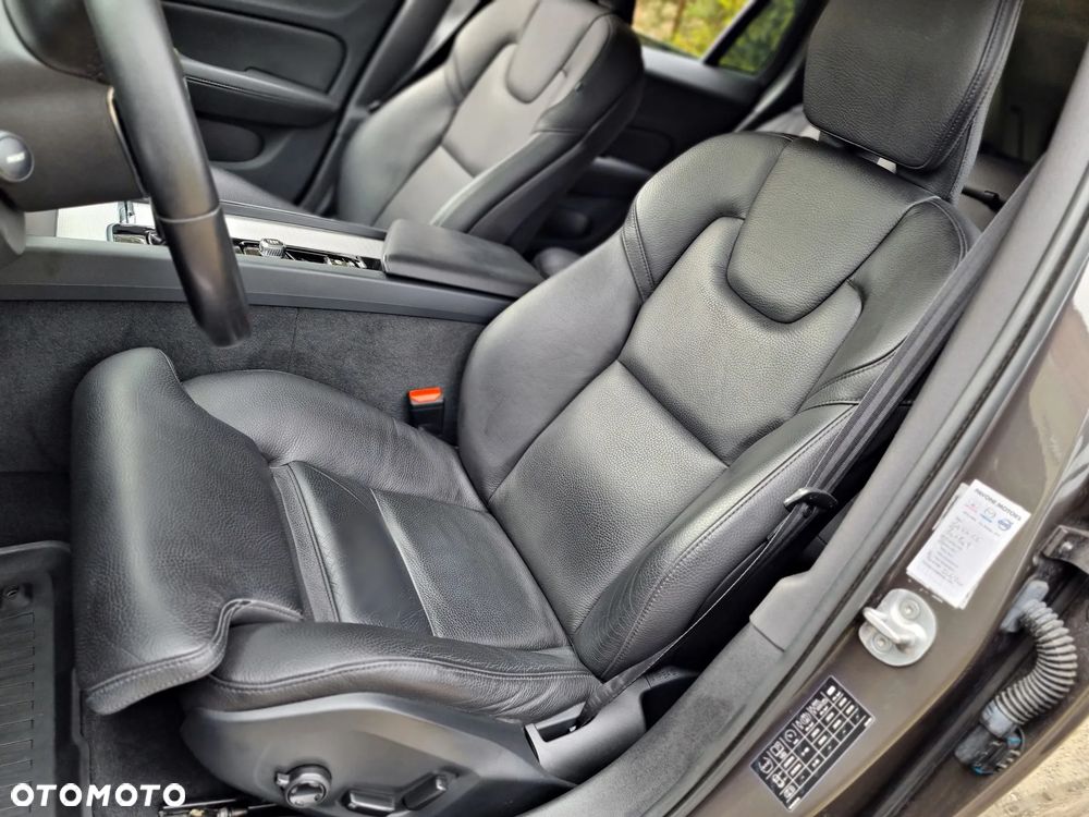 Volvo V60 Cross Country B4 D AWD Ultimate - 18