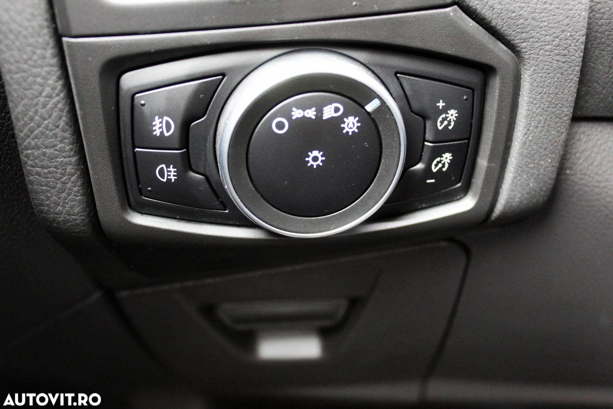 Ford Focus 1.5 EcoBlue Titanium X - 28