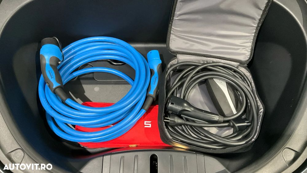 Tesla Model Y Long Range Dual Motor AWD - 10