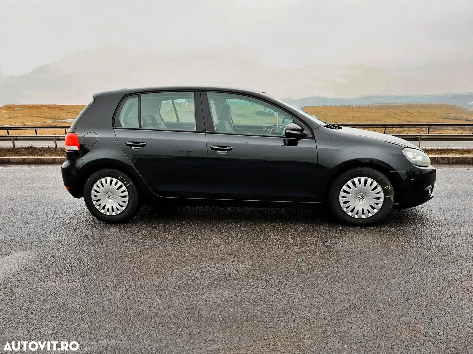 Volkswagen Golf 2.0 TDI Comfortline - 4