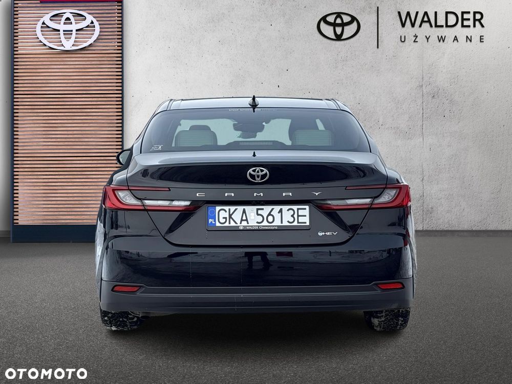 Toyota Camry - 3