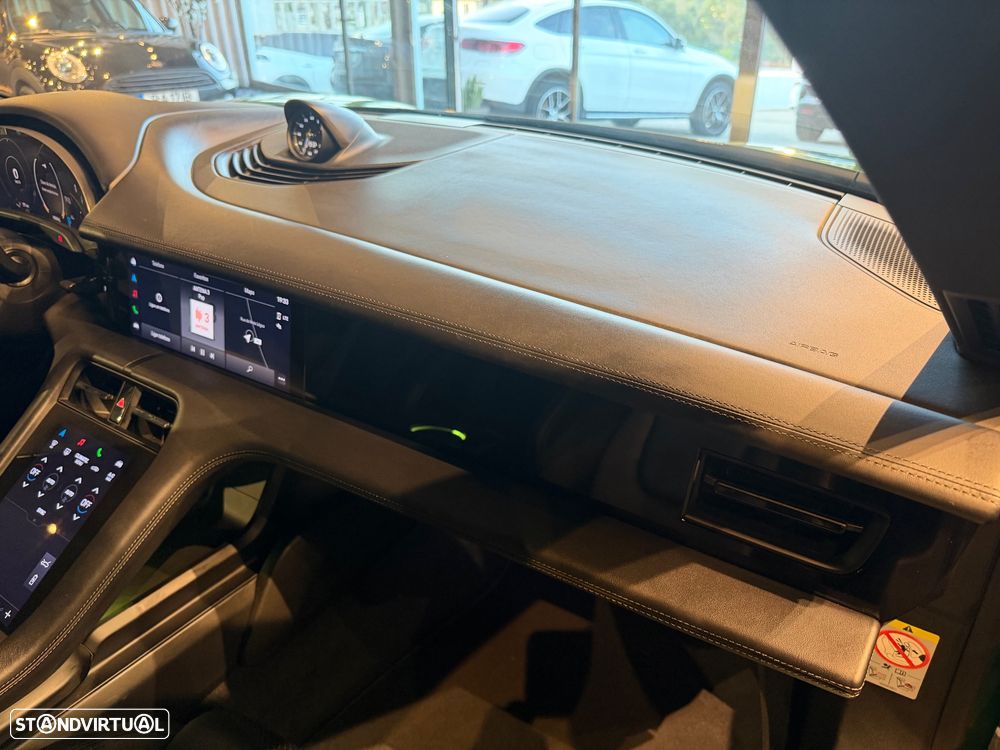 Porsche Taycan Cross Turismo 4S - 47