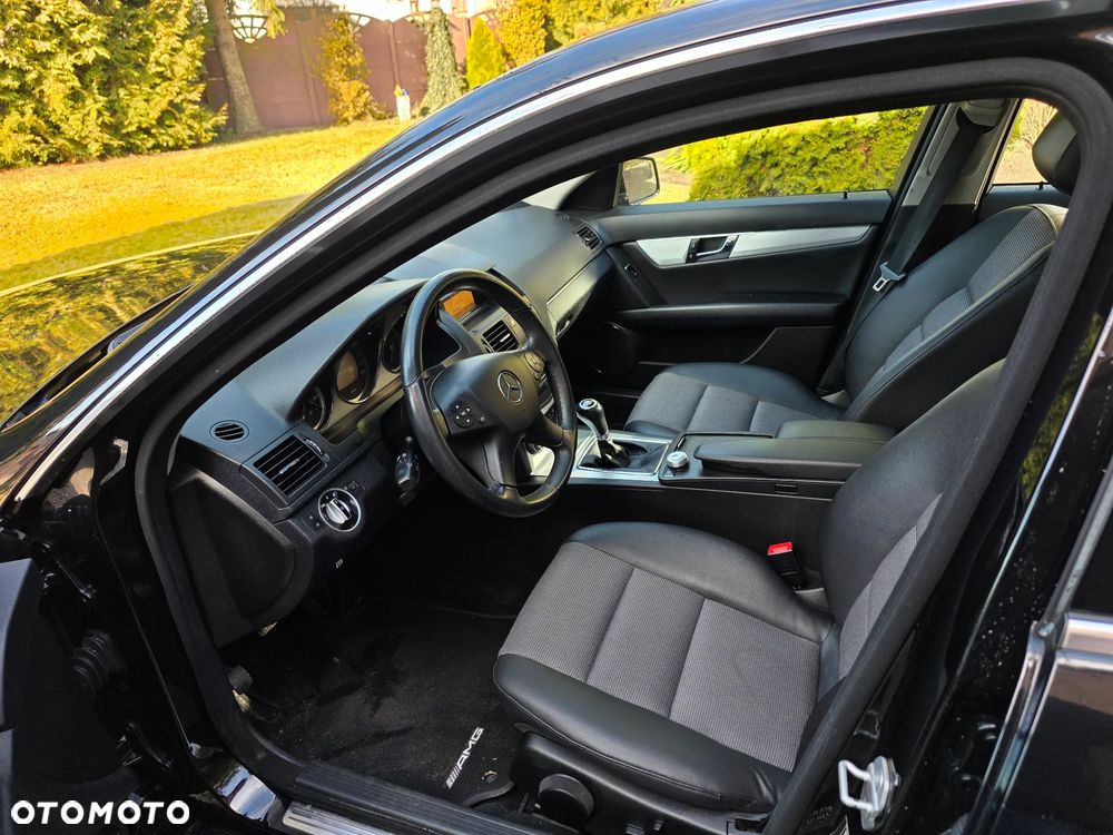 Mercedes-Benz Klasa C 180 BlueEFFICIENCY Avantgarde - 5