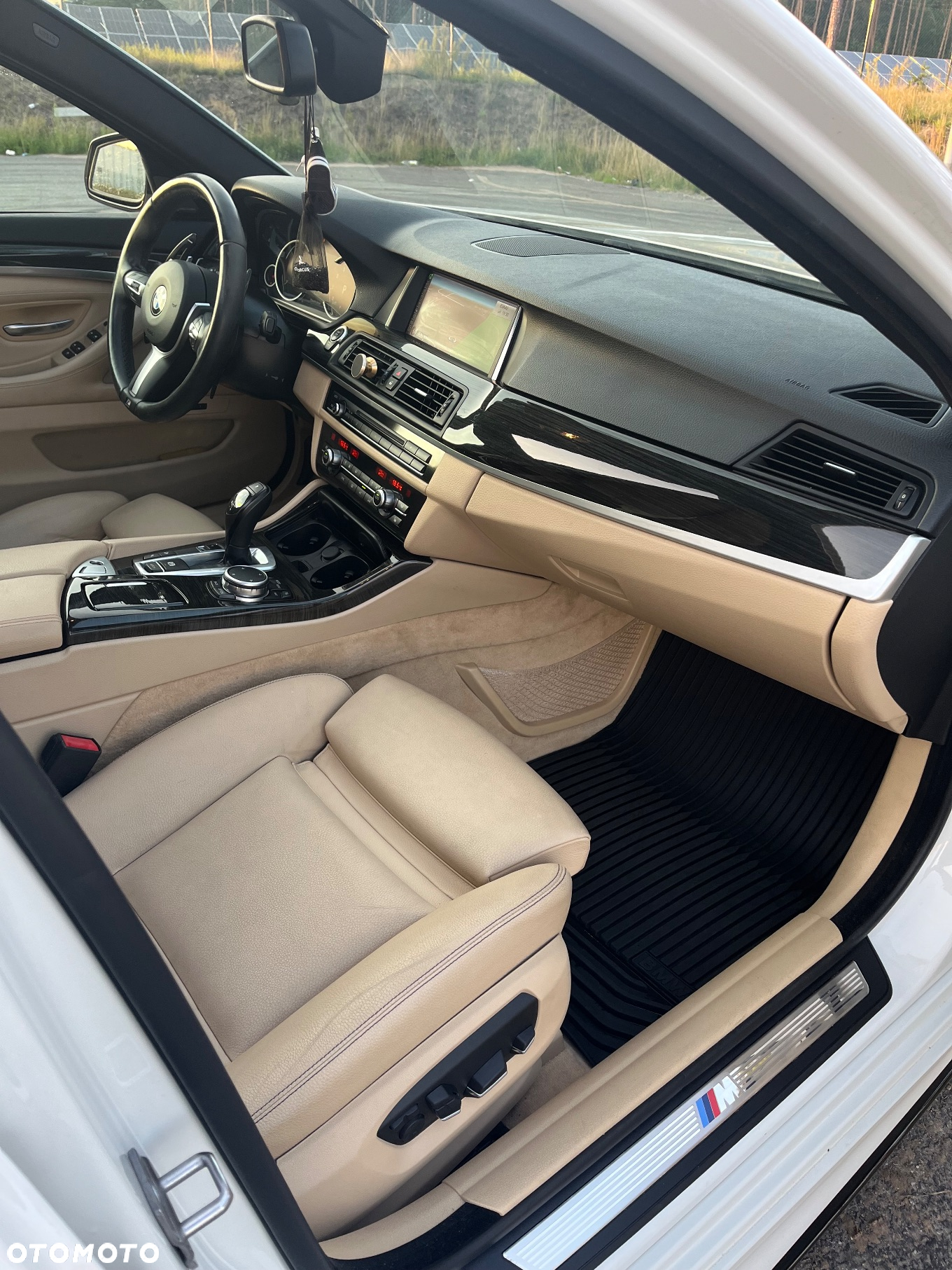 BMW Seria 5 528i xDrive - 23
