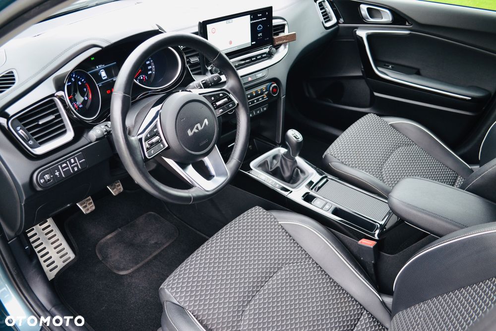 Kia Ceed 1.5 T-GDI Business Line - 11