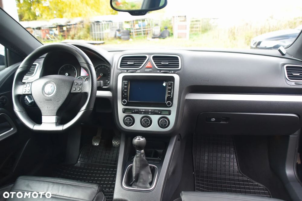 Volkswagen Scirocco 2.0 TSI - 12