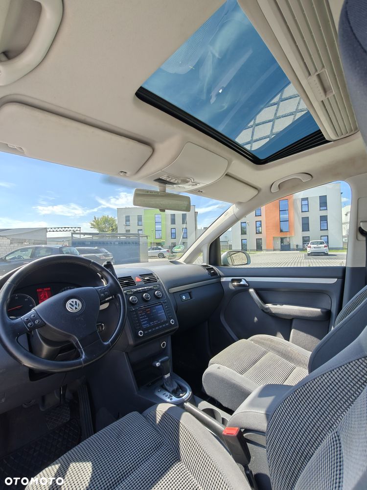 Volkswagen Touran - 18