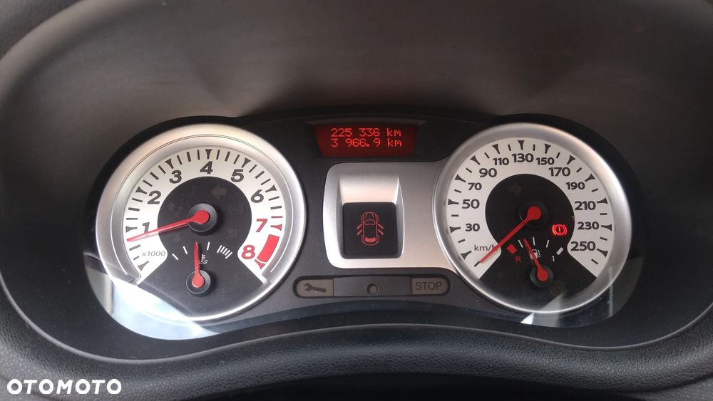 Renault Clio 1.6 16V GT - 8