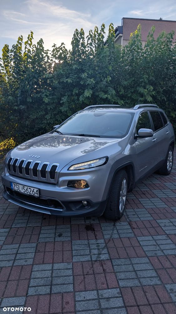 Jeep Cherokee - 1