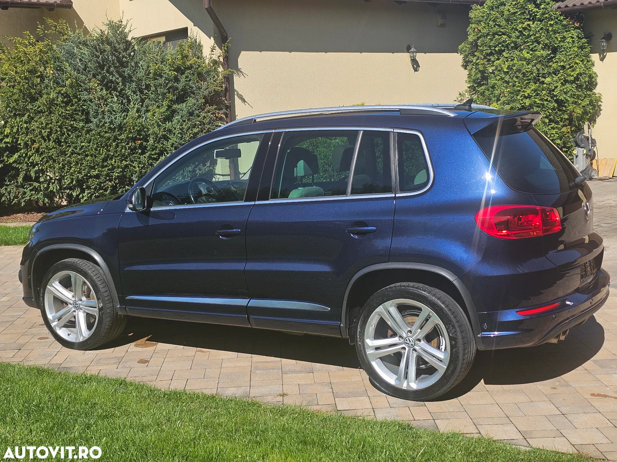 Volkswagen Tiguan 2.0 TDI 4Motion Sport & Style - 9