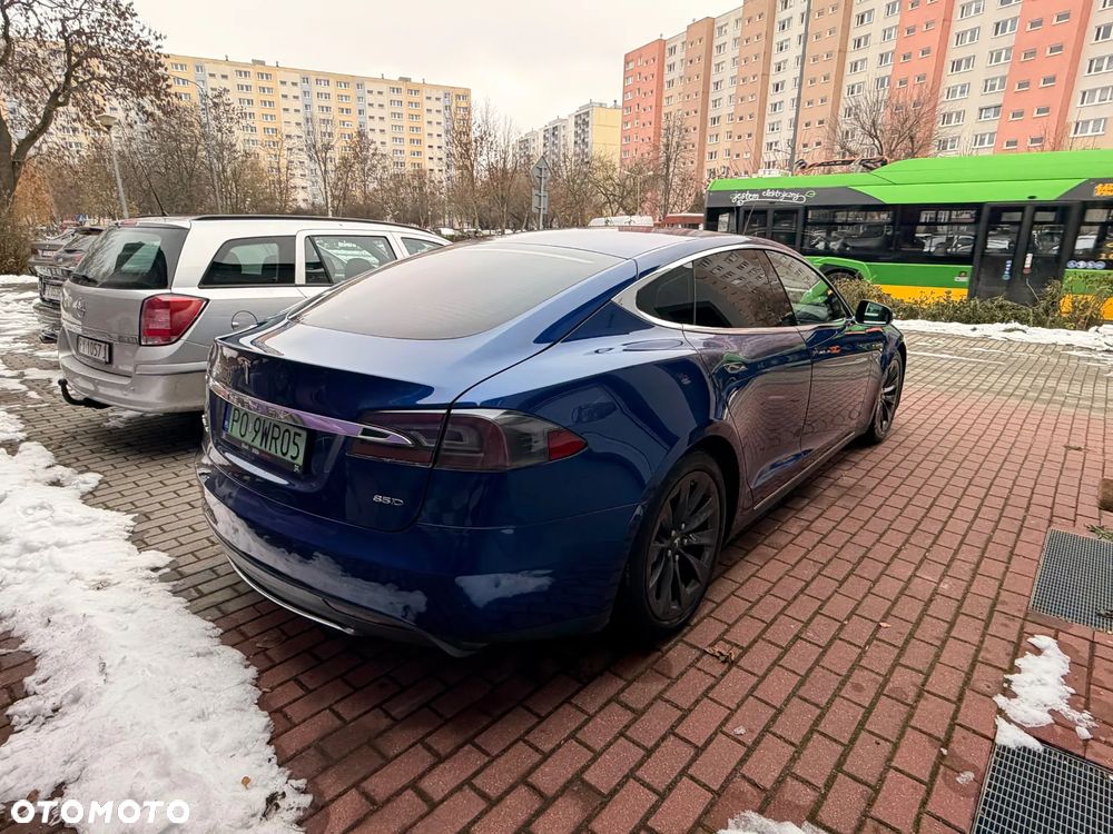Tesla Model S ver-long-range-plus - 3