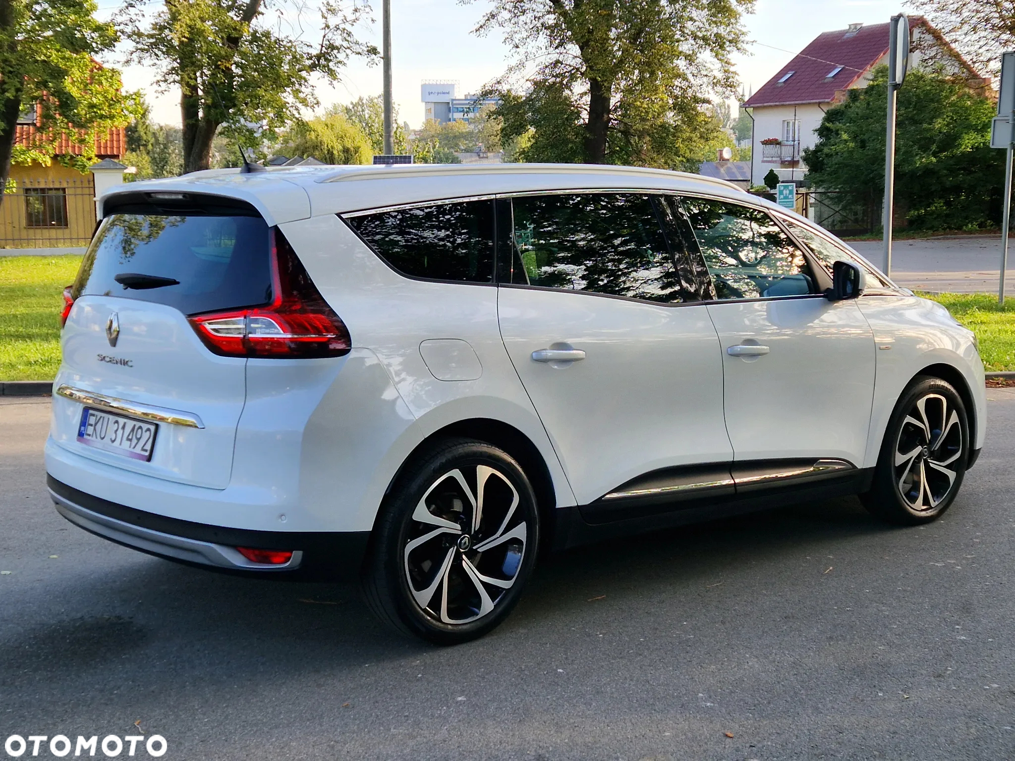 Renault Grand Scenic ENERGY TCe 130 BOSE EDITION - 10