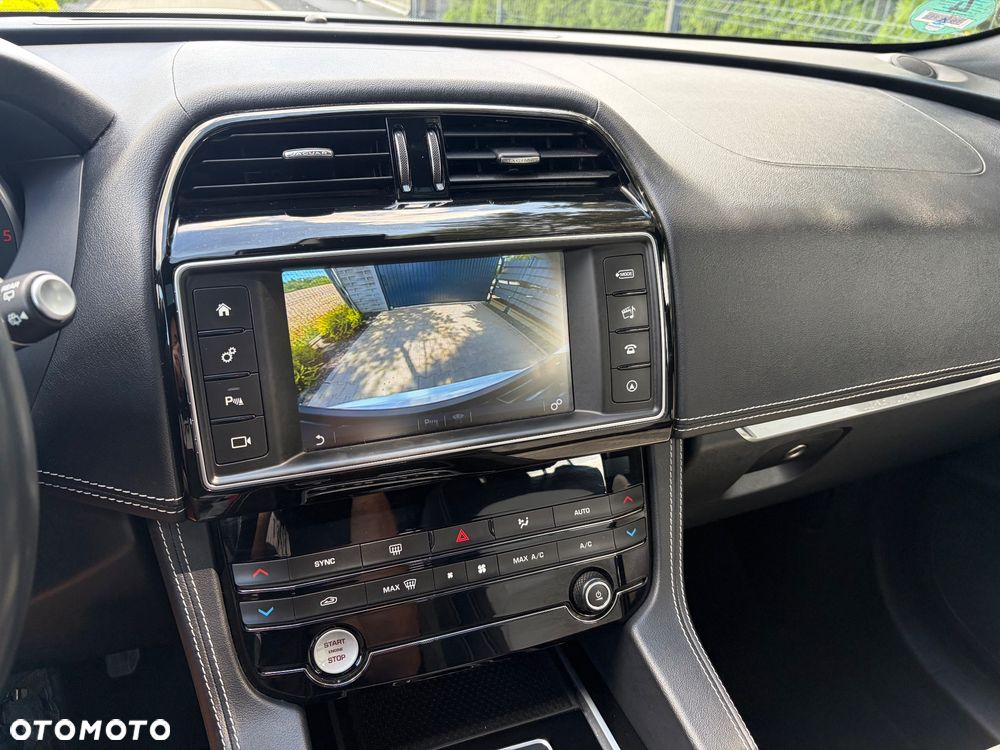 Jaguar F-Pace 2.0 i4D AWD R-Sport - 24