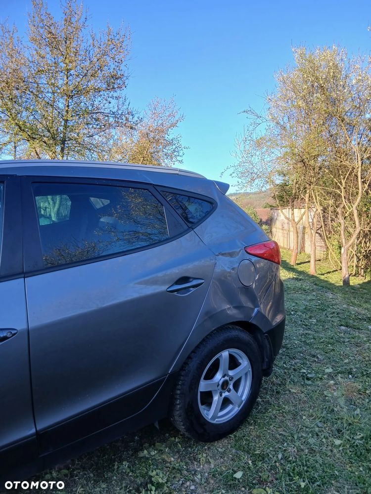 Hyundai ix35 2.0 CRDi 4WD Automatik Fifa World Cup Gold Edition - 14