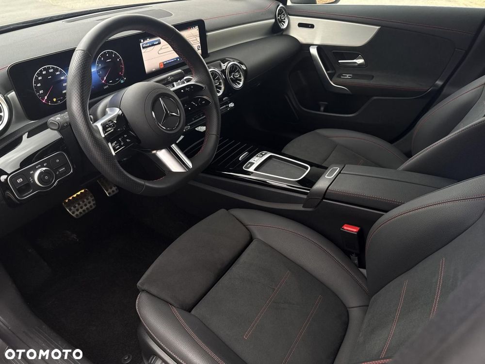 Mercedes-Benz CLA - 10