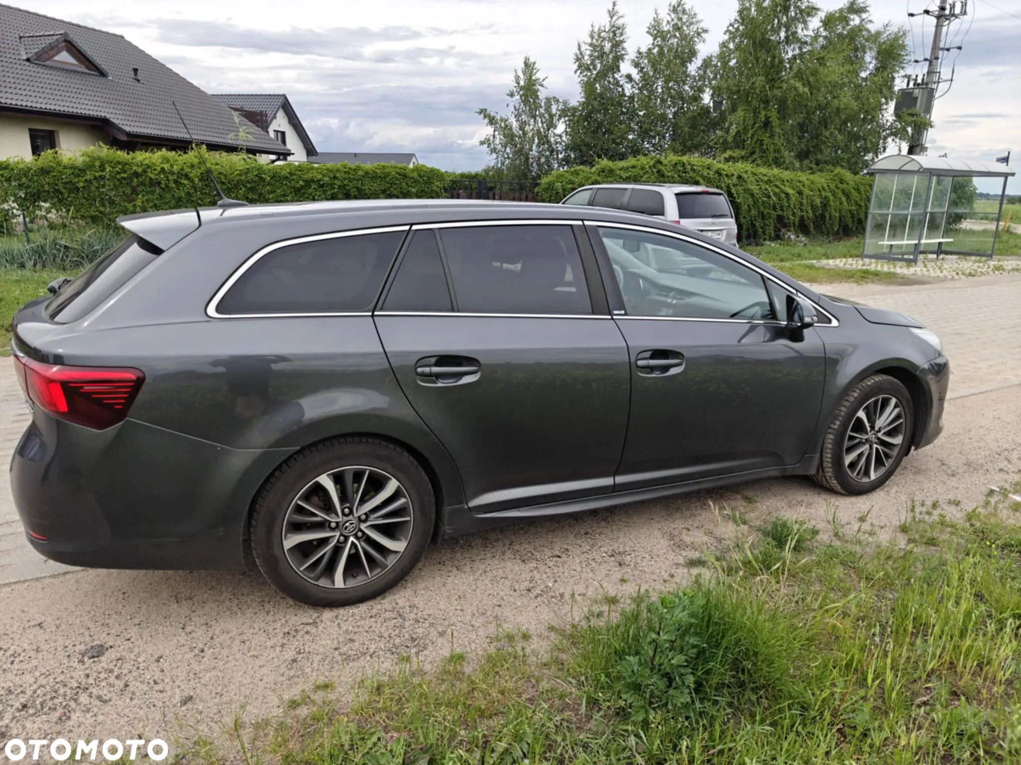 Toyota Avensis 2.0 D-4D Prestige - 2