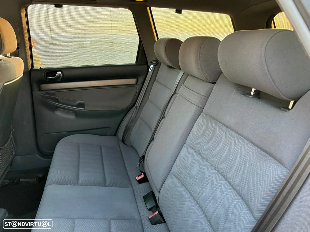 Audi A4 Avant 1.8 Turbo Sport - 11