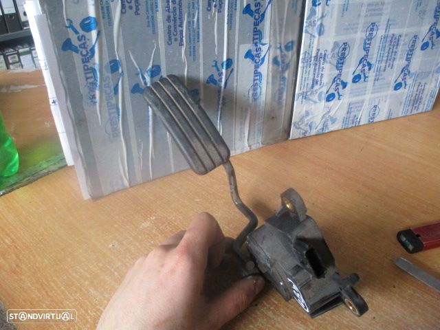 Pedal 8200139319 RENAULT MODUS 2007 1.4 I 0P - 1