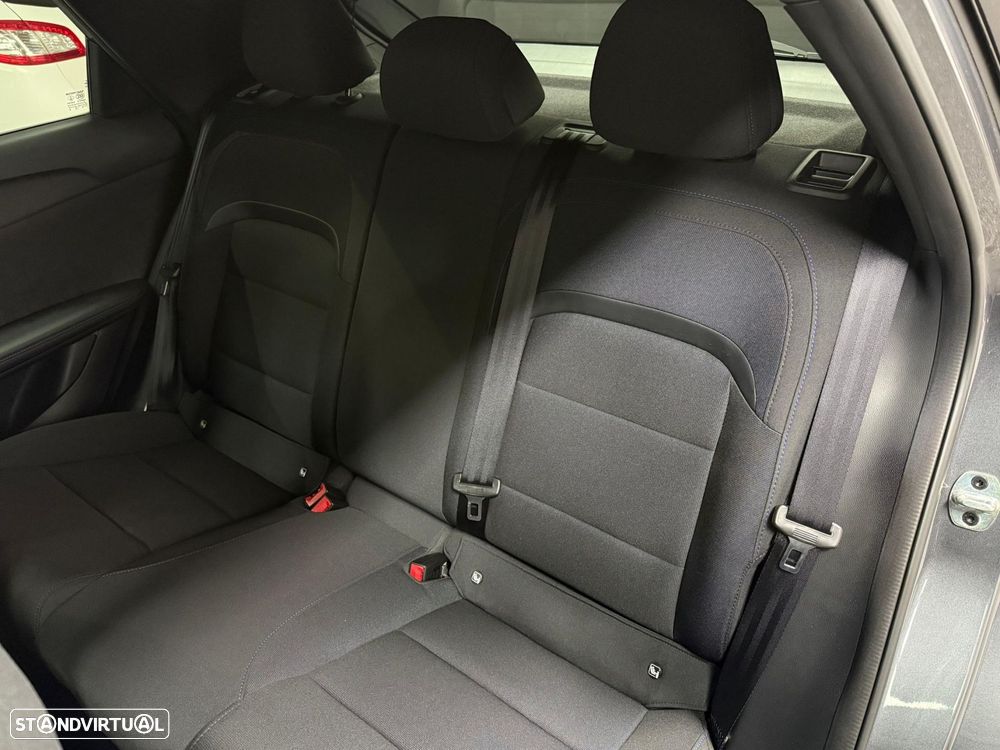 MG MG4 64 kWh Luxury - 12