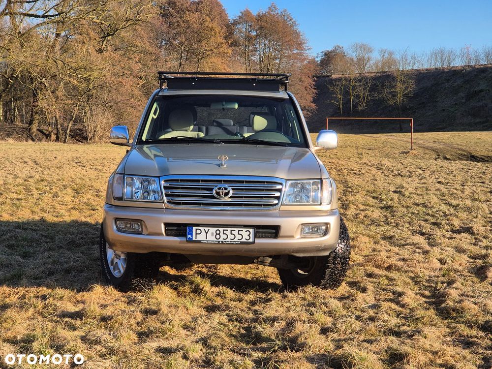 Toyota Land Cruiser - 2
