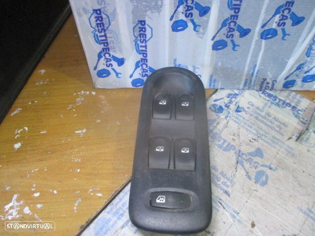 Interruptor 8200356541 RENAULT CLIO 3 2007 5P VIDROS FE RENAULT CLIO 3 ESTATE FASE 1 2008 1.5DCI 85CV 5P BEGE - 1