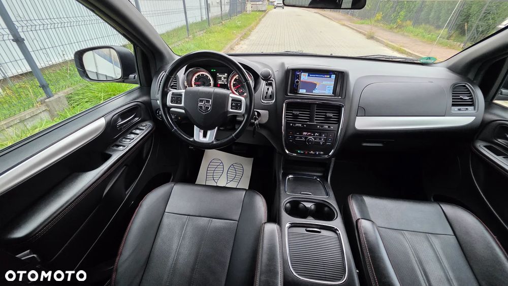 Dodge Grand Caravan 3.6 R/T - 8