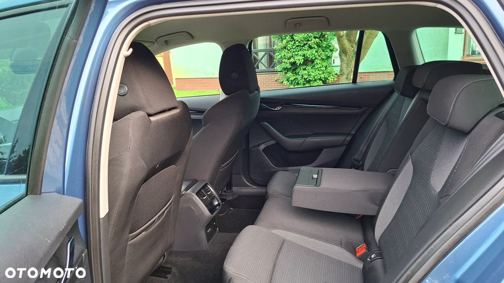 Skoda Octavia 2.0 TDI SCR Ambition DSG - 11