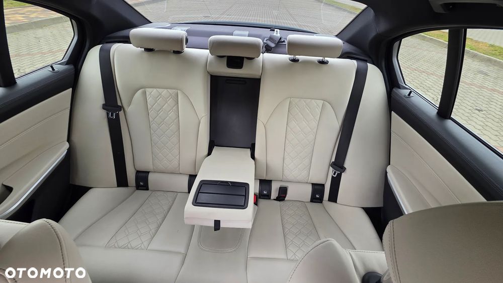 BMW Seria 3 M340d xDrive mHEV sport - 12