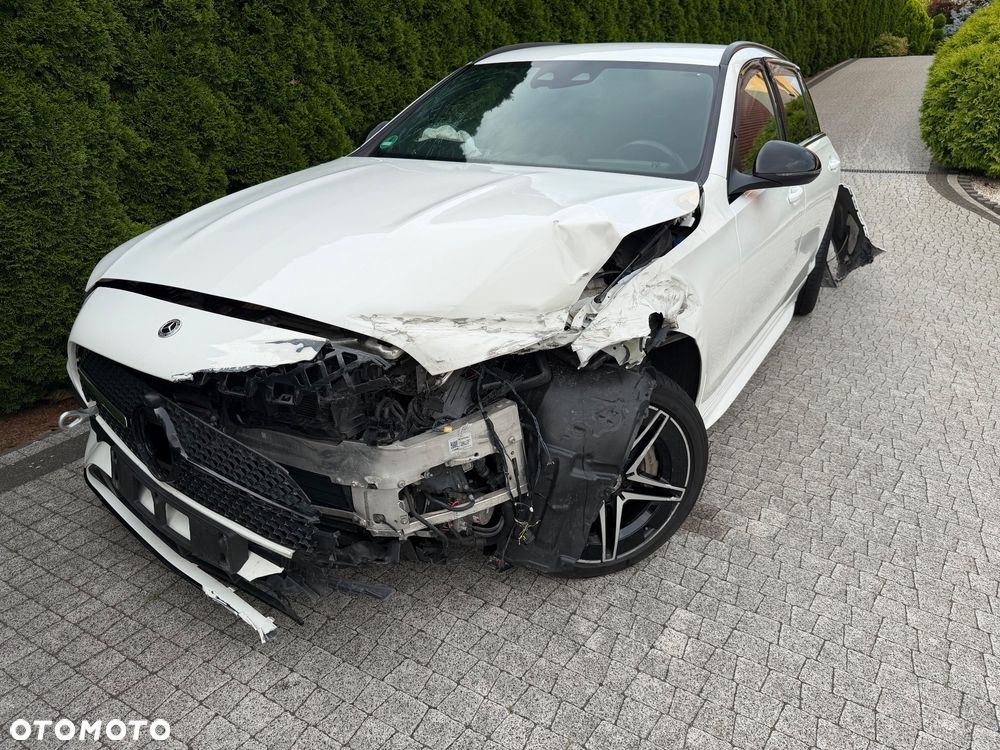 Mercedes-Benz Klasa C 300 4Matic 9G-TRONIC AMG Line - 4