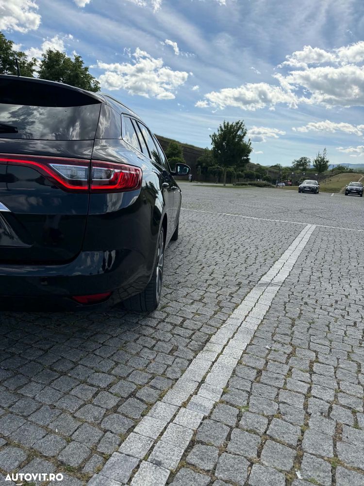 Renault Megane ENERGY dCi 110 EDC BOSE EDITION - 14