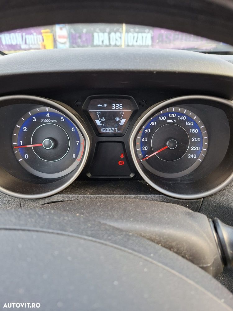 Hyundai Elantra 1.6 MPi Exclusive - 4